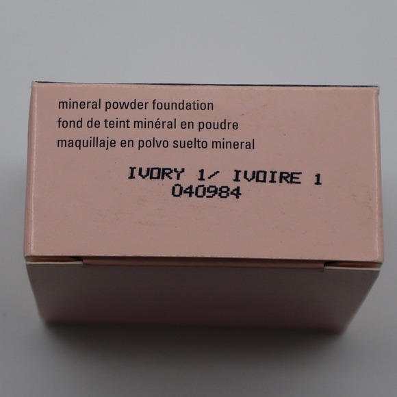 Mary Kay Mineral Powder Foundation 040984 Ivory 1 NOS 0.28 oz 8g Discontinued - Picture 2 of 6